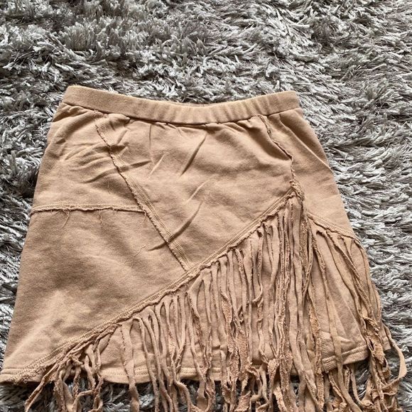 Dresses & Skirts - Super cute 💋 New Beige/ Tan Fringe skirt
